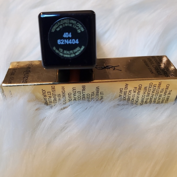 YSL Lipgloss- 404 Nude Pulse - Picture 4 of 4